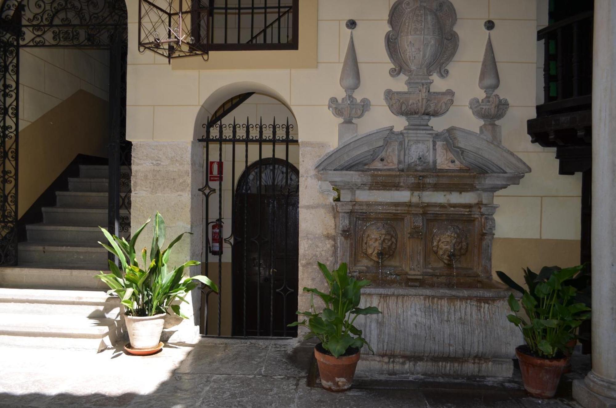 Palacio De Mariana Pineda Granada Exterior foto