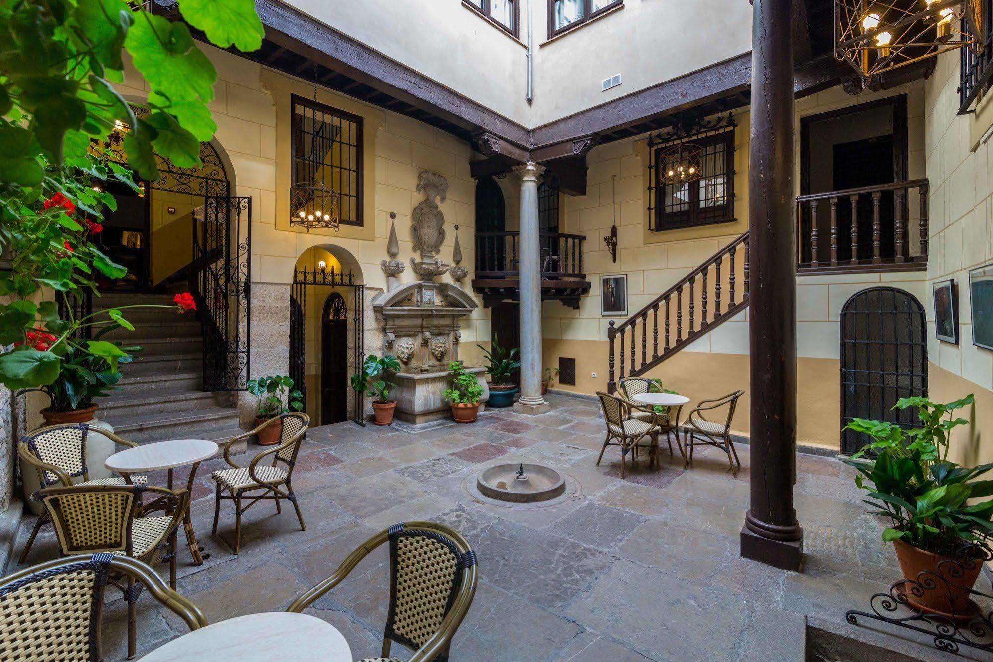 Palacio De Mariana Pineda Granada Exterior foto